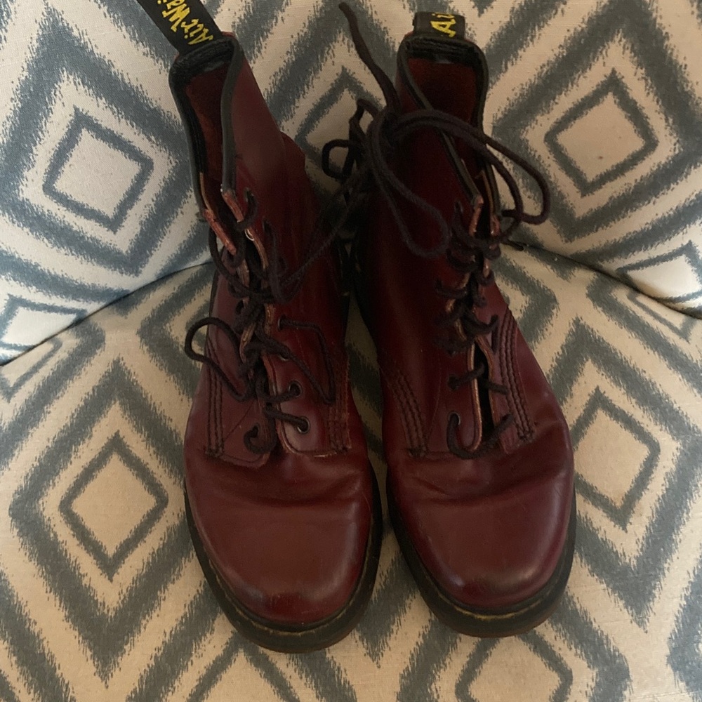 Dr. Martens Burgundy Lace-Up Leather Boots UK3 🌸‎